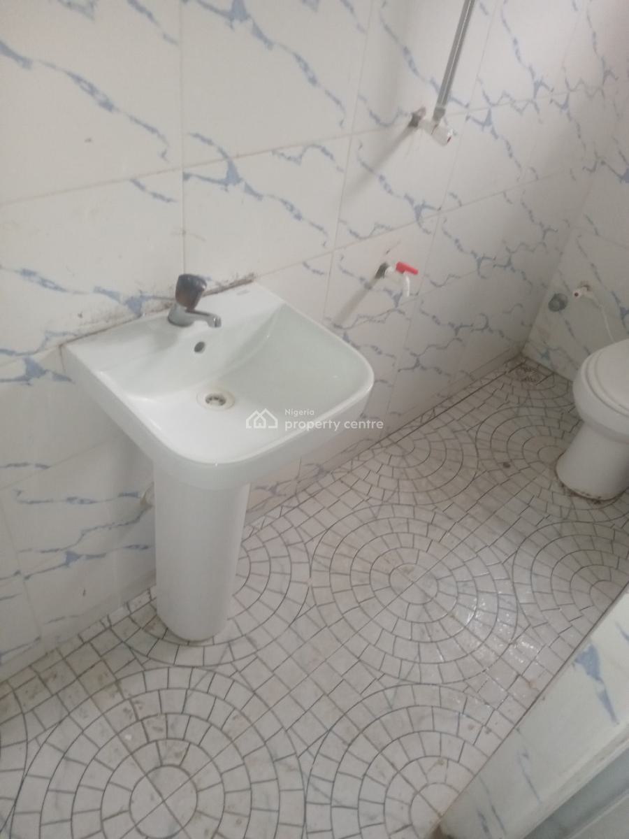 2 Bedrooms Flat, Very Spacious, Ogombo, Ajah, Lagos, Flat / Apartment for Rent