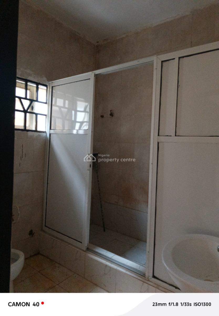 Luxury 3 Bedrooms Flat, Close to The Road, Badore, Ajah, Lagos, Flat / Apartment for Rent