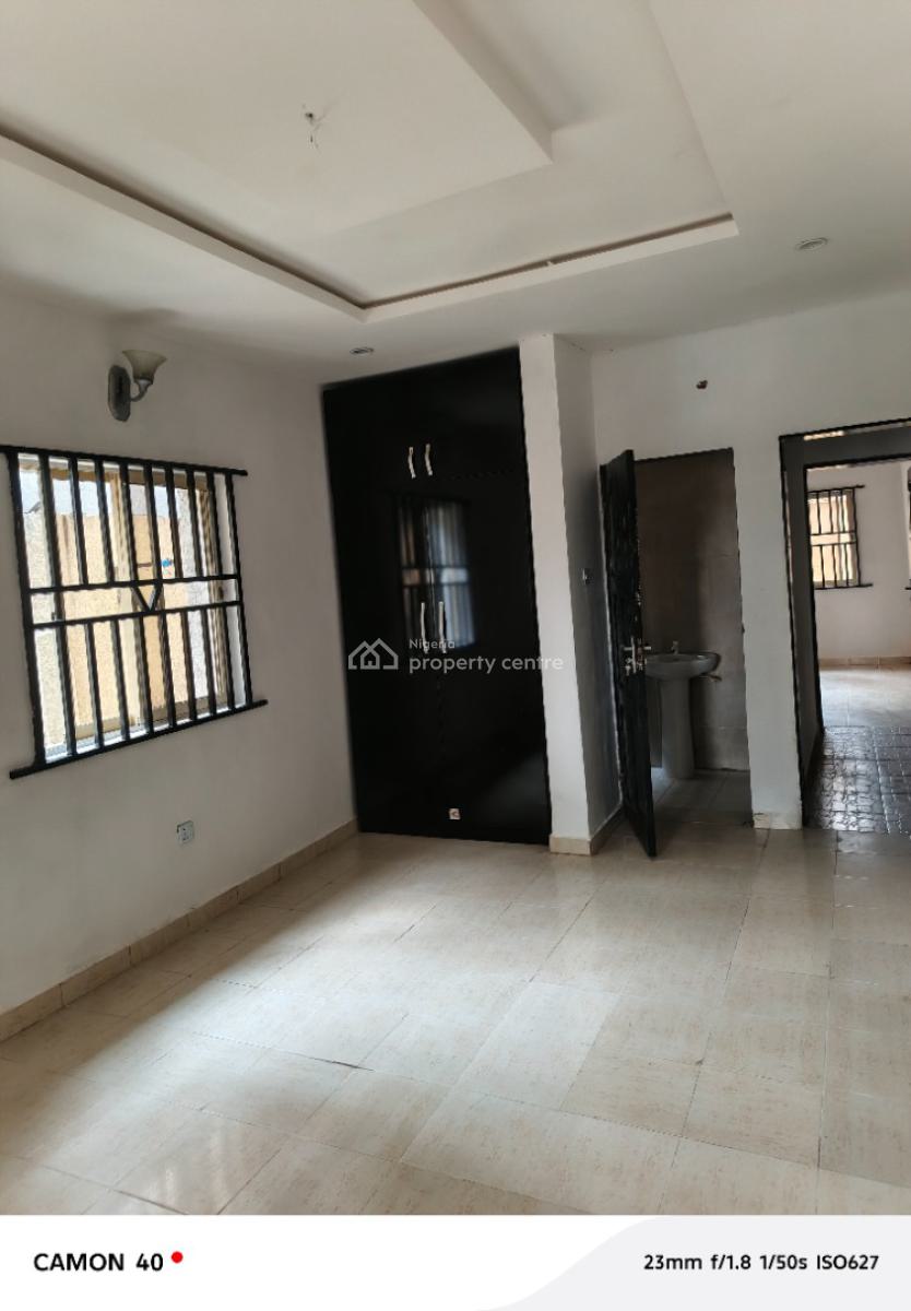 Luxury 3 Bedrooms Flat, Close to The Road, Badore, Ajah, Lagos, Flat / Apartment for Rent
