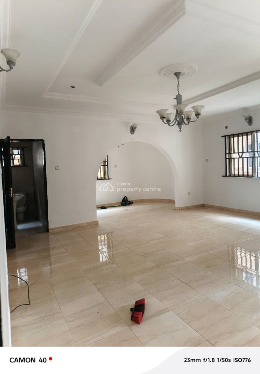 Luxury 3 Bedrooms Flat, Close to The Road, Badore, Ajah, Lagos, Flat / Apartment for Rent