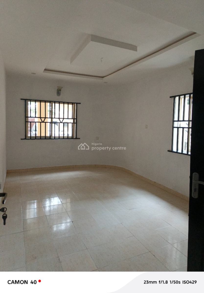 Luxury 3 Bedrooms Flat, Close to The Road, Badore, Ajah, Lagos, Flat / Apartment for Rent