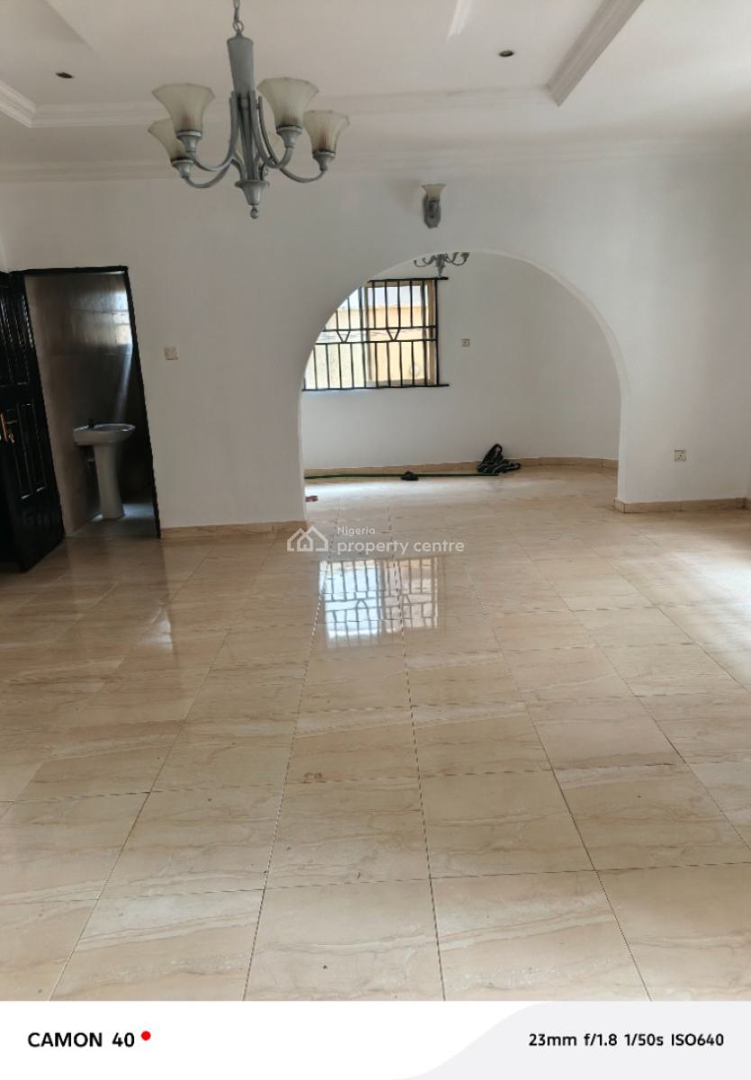 Luxury 3 Bedrooms Flat, Close to The Road, Badore, Ajah, Lagos, Flat / Apartment for Rent