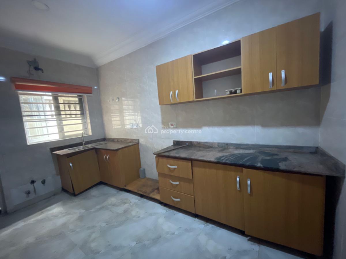 a Spacious 3 Bedroom on Top Floor, Ikate Elegushi, Lekki, Lagos, House for Rent
