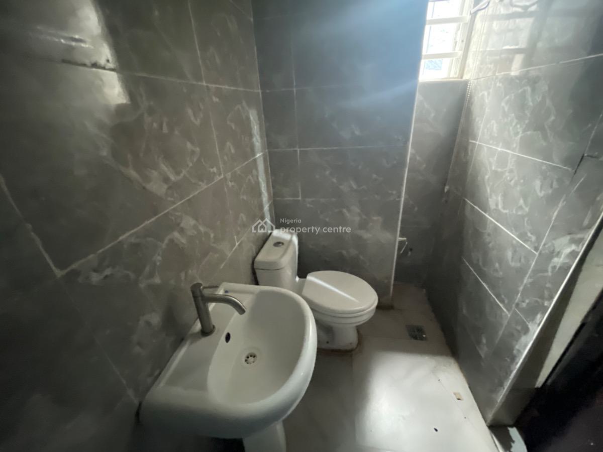a Spacious 3 Bedroom on Top Floor, Ikate Elegushi, Lekki, Lagos, House for Rent