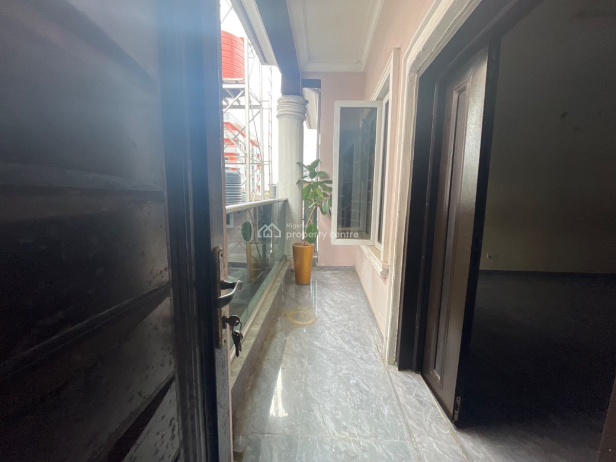 a Spacious 3 Bedroom on Top Floor, Ikate Elegushi, Lekki, Lagos, House for Rent