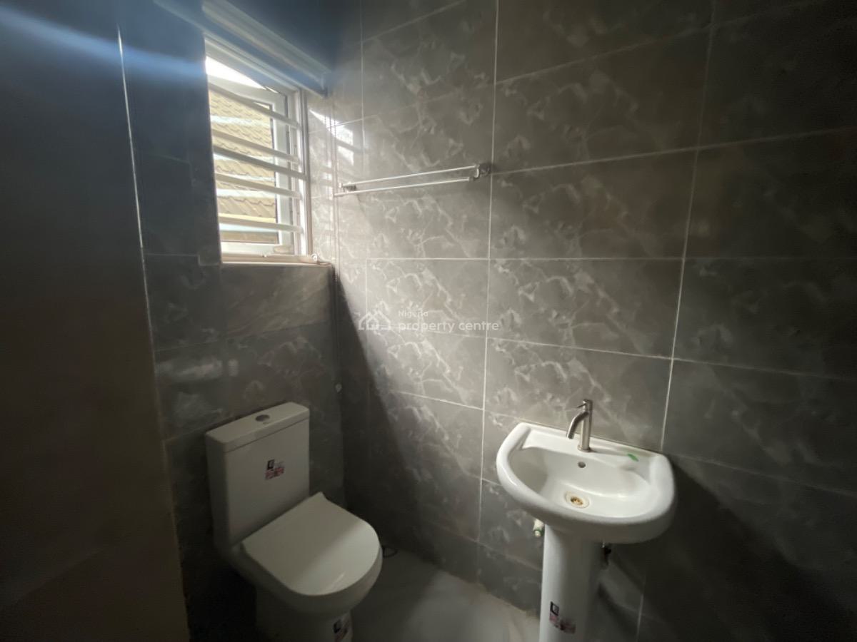 a Spacious 3 Bedroom on Top Floor, Ikate Elegushi, Lekki, Lagos, House for Rent
