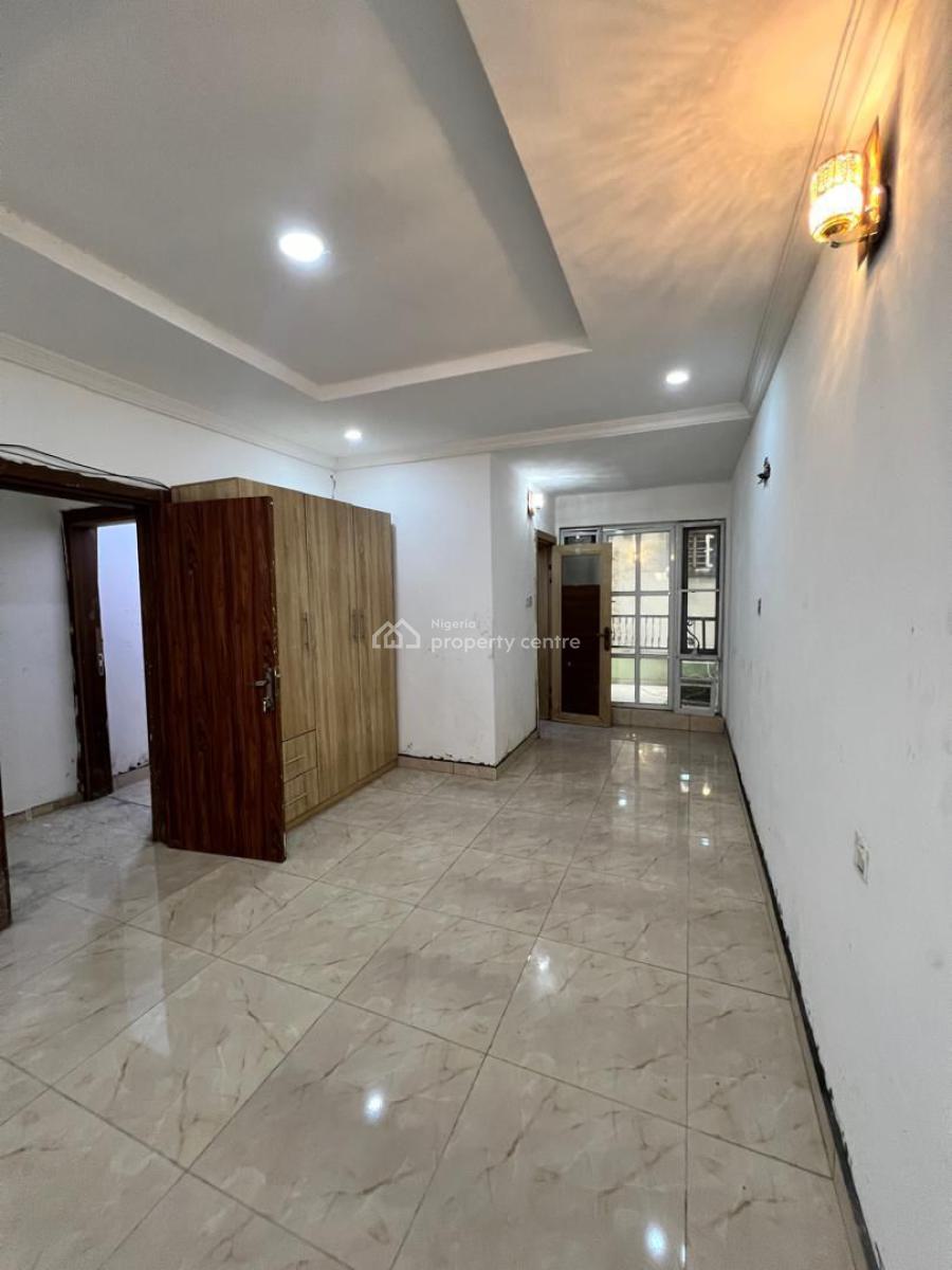 Standard 3 Bedrooms Apartment (upstairs) with Swimming Pool, Ikate, Lekki, Lagos, Flat / Apartment for Rent