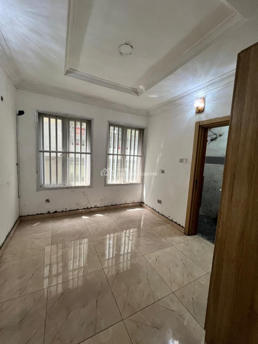 Standard 3 Bedrooms Apartment (upstairs) with Swimming Pool, Ikate, Lekki, Lagos, Flat / Apartment for Rent