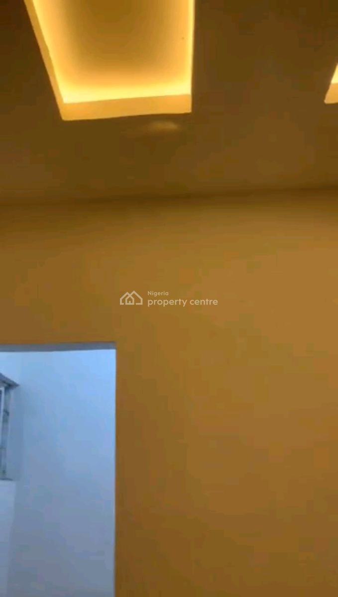 Very Decent and Spacious Upstairs Ready to Move in Roomself Apartment, Abule Ijesha, Yaba, Lagos, Self Contain (single Rooms) for Rent