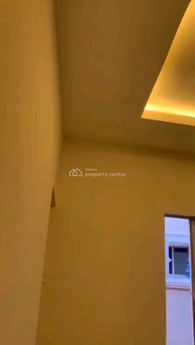 Very Decent and Spacious Upstairs Ready to Move in Roomself Apartment, Abule Ijesha, Yaba, Lagos, Self Contain (single Rooms) for Rent