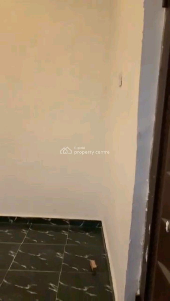 Very Decent and Spacious Upstairs Ready to Move in Roomself Apartment, Abule Ijesha, Yaba, Lagos, Self Contain (single Rooms) for Rent