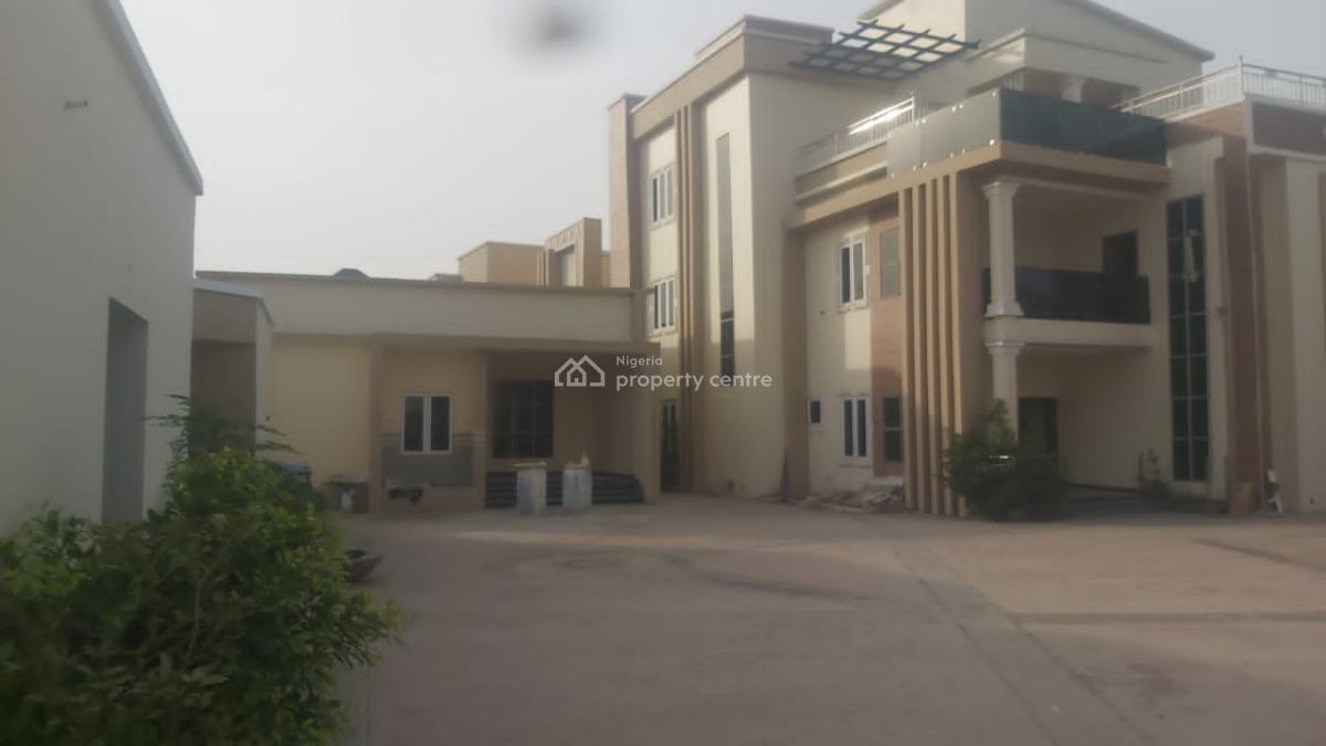 7 Bedroom Duplex with 2 Bedroom Guest Chalet., Off Foundation Road, Kano Municipal, Kano, Detached Duplex for Rent