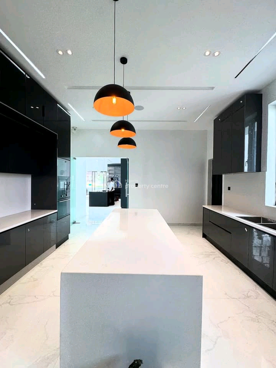 Contemporary 5bedroom Detached House Available   Location: Osa, Lekki, Lagos, House for Sale