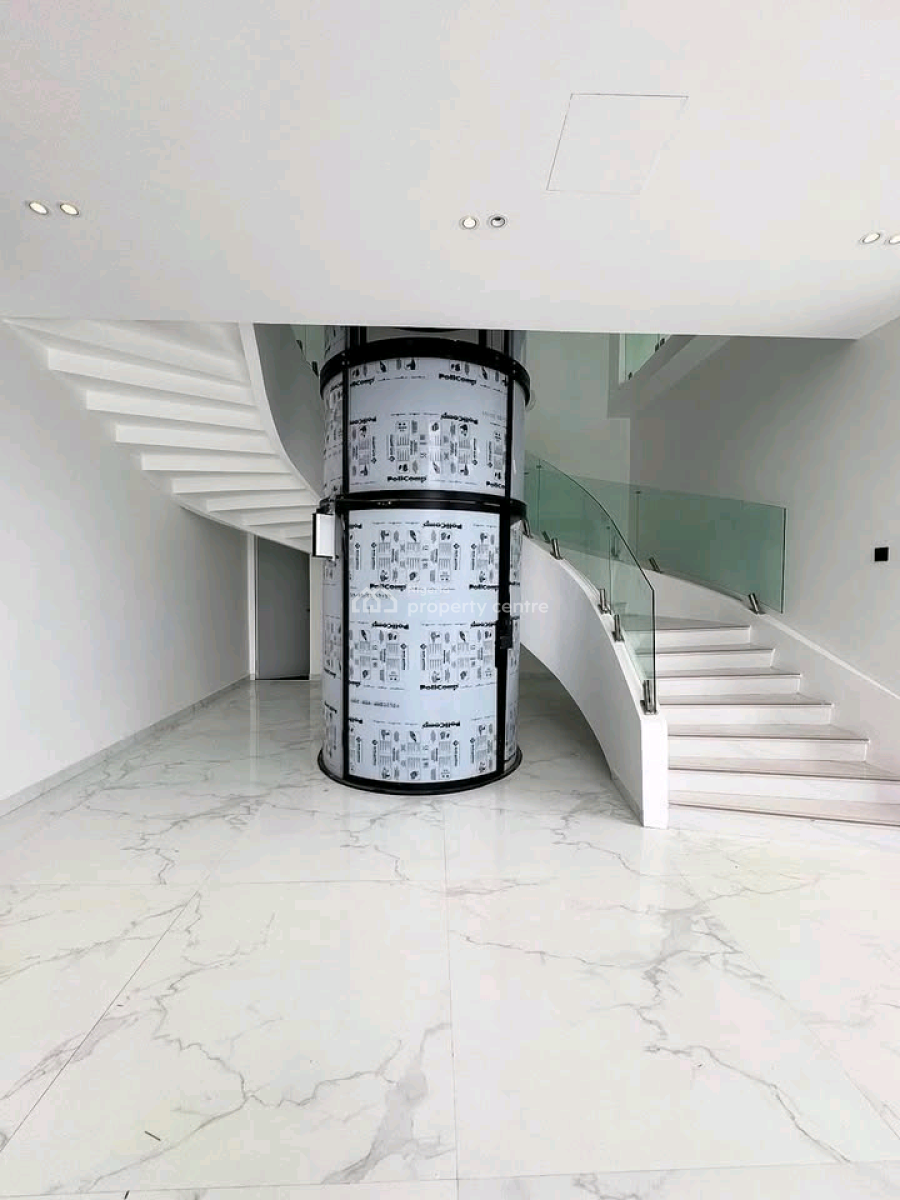 Contemporary 5bedroom Detached House Available   Location: Osa, Lekki, Lagos, House for Sale