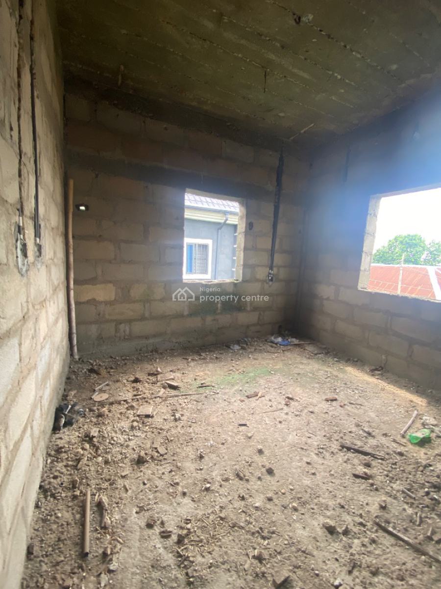 2 Bedroom Block of Flats with a 2 Bedroom Bungalow Bq (unfinished), Orji Off Okigwe Rd, Owerri North, Imo, Block of Flats for Sale