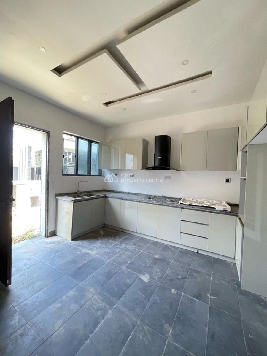 Luxury 2 Bedroom Maisonnette with Elevator and Gym, Lekki Phase 1, Lekki, Lagos, House for Sale