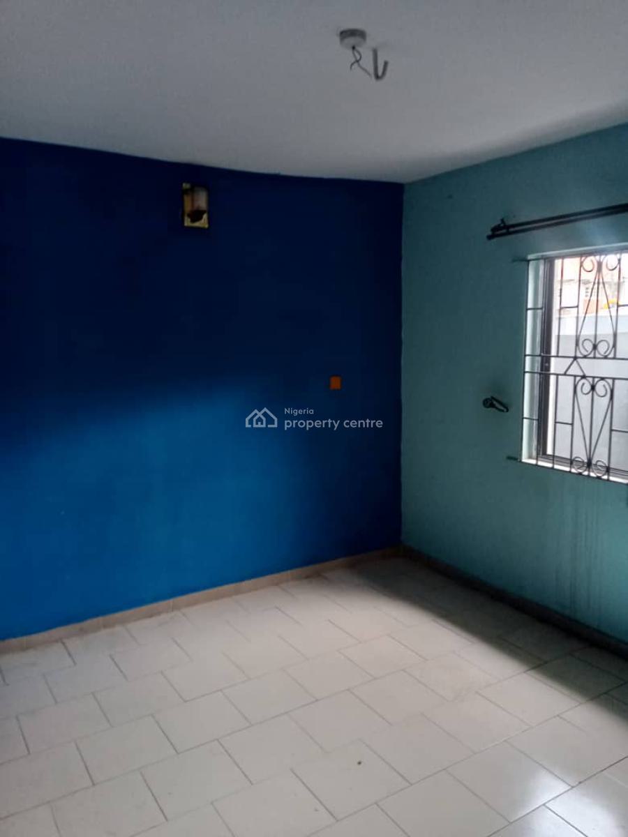Lovely 3bedroom Apartment at Magodo Gra Phase 1 Just 2 in The Compound, Magodo Gra Phase 1, Gra Phase 1, Magodo, Lagos, Flat / Apartment for Rent