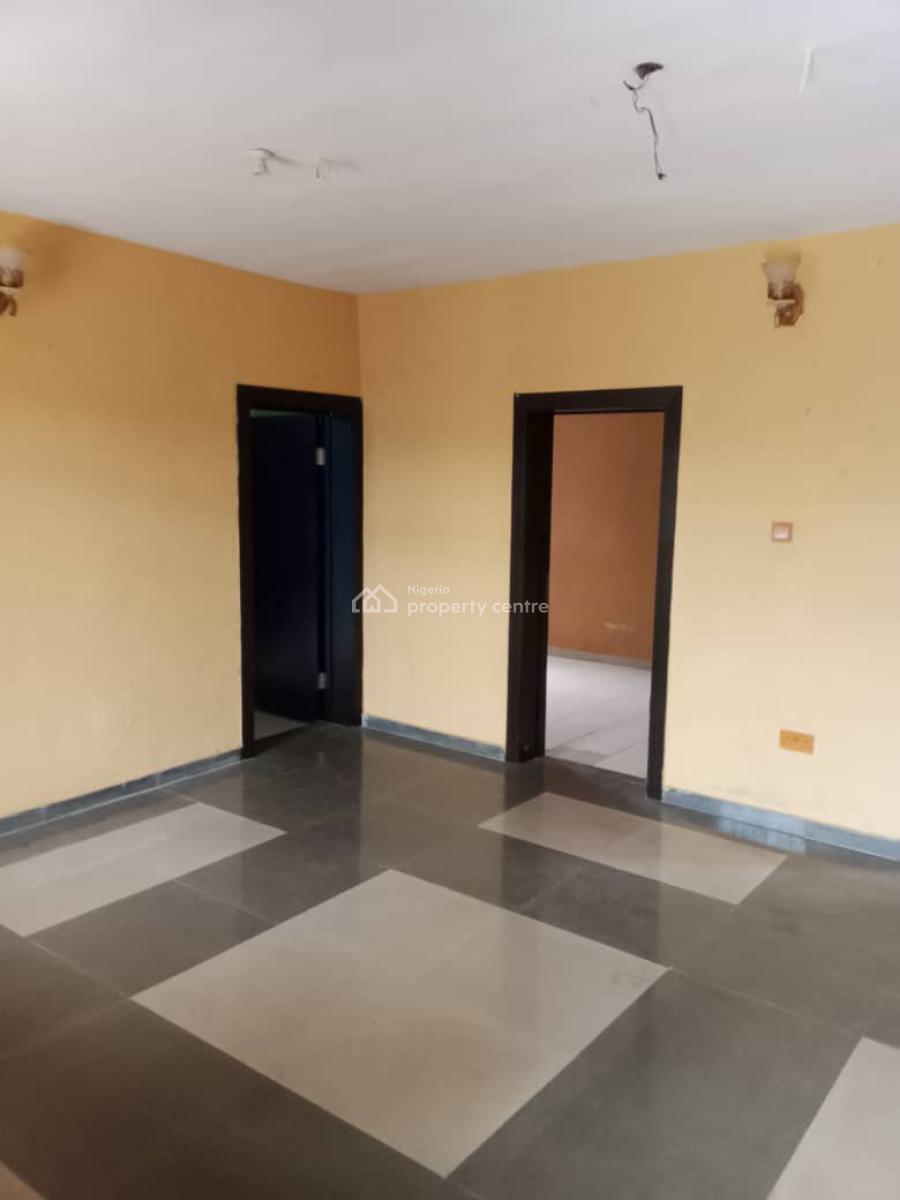 Lovely 3bedroom Apartment at Magodo Gra Phase 1 Just 2 in The Compound, Magodo Gra Phase 1, Gra Phase 1, Magodo, Lagos, Flat / Apartment for Rent