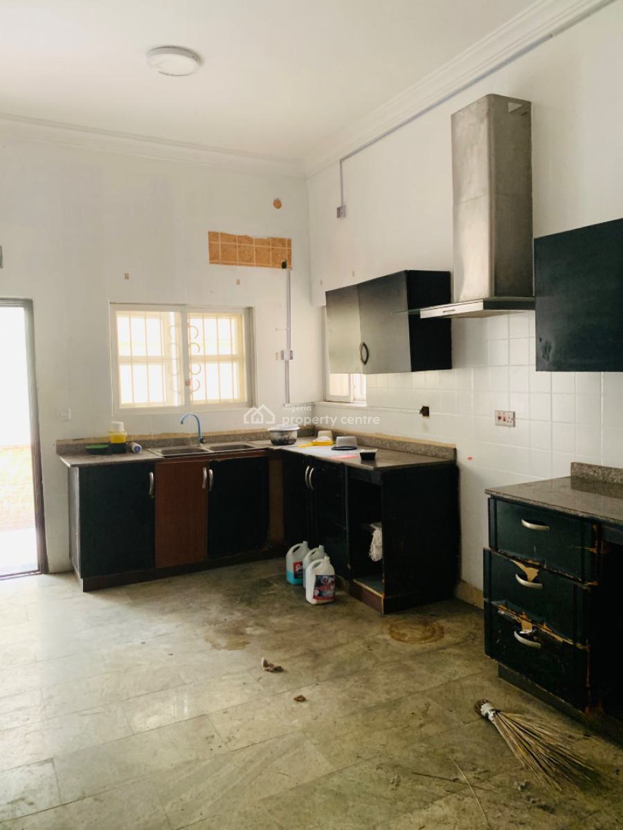 Neat and Standard 5 Bed Duplex with Bq, Lekki Phase 1, Lekki, Lagos, Semi-detached Duplex for Rent
