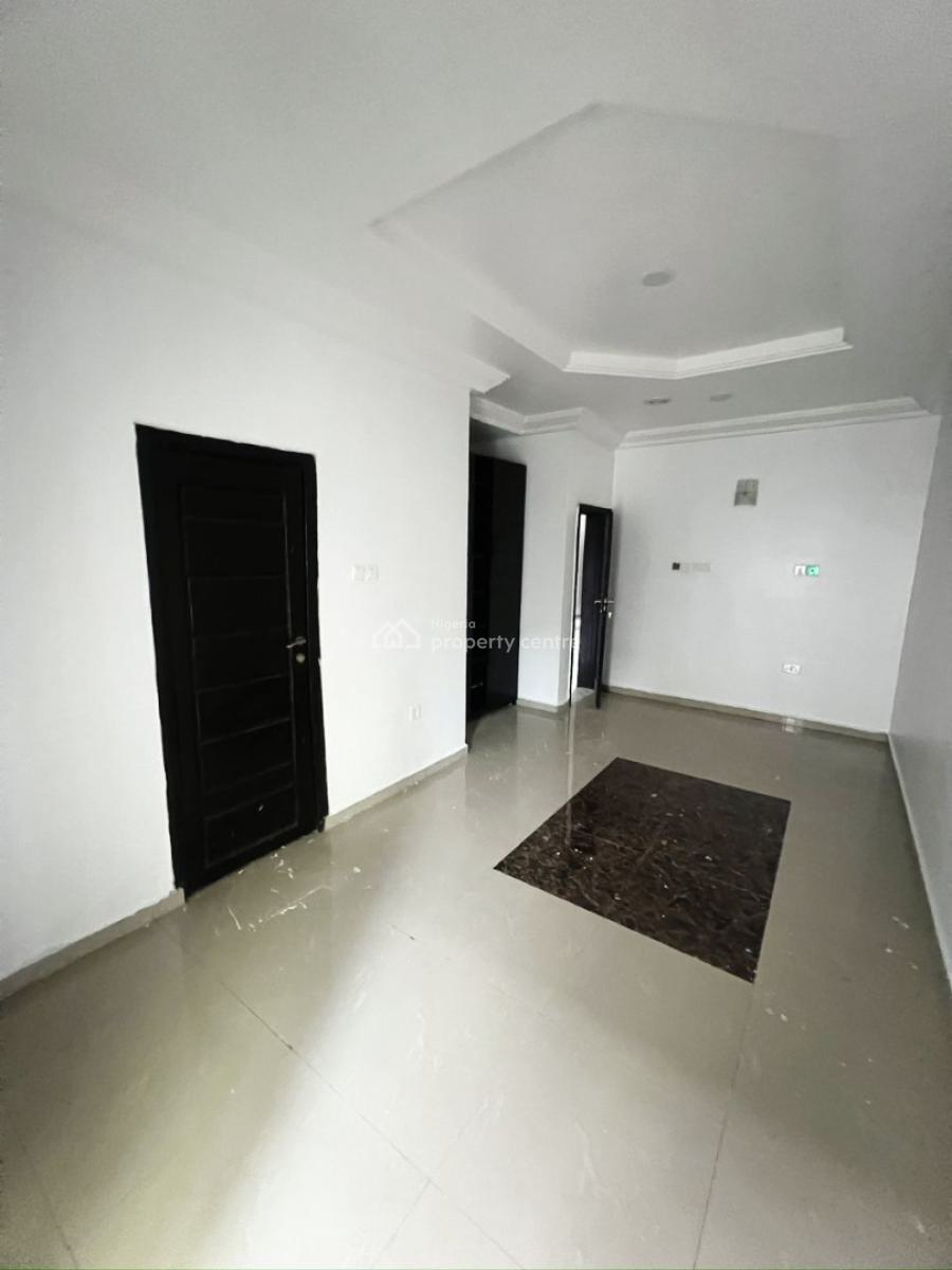 Well Maintained 2 Bedroom, By Kusenla Road, Lekki, Lagos, Flat / Apartment for Rent