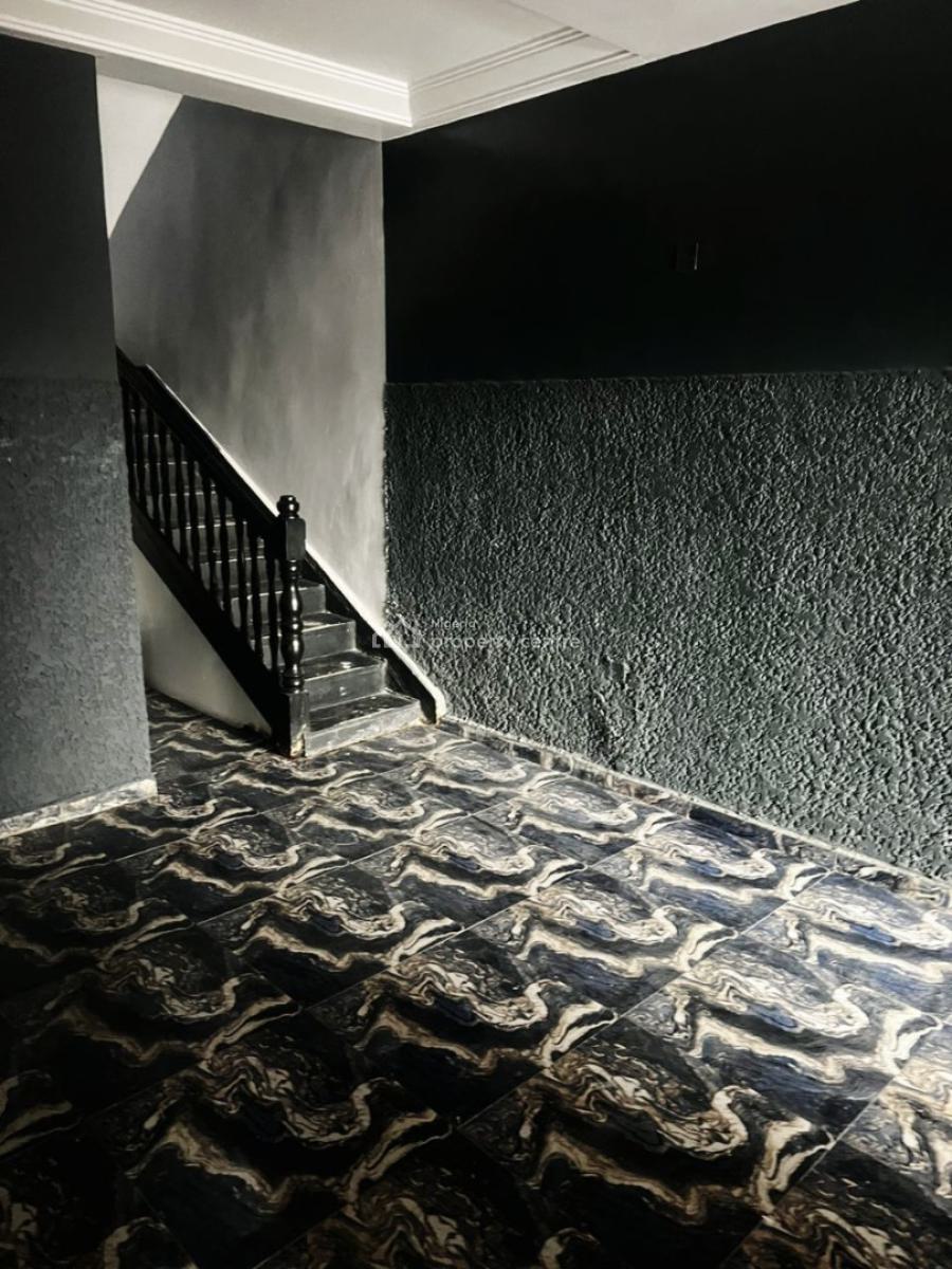 Well Maintained 2 Bedroom, By Kusenla Road, Lekki, Lagos, Flat / Apartment for Rent
