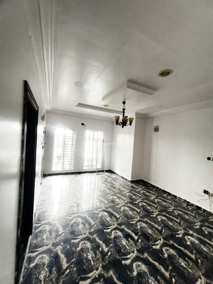 Well Maintained 2 Bedroom, By Kusenla Road, Lekki, Lagos, Flat / Apartment for Rent