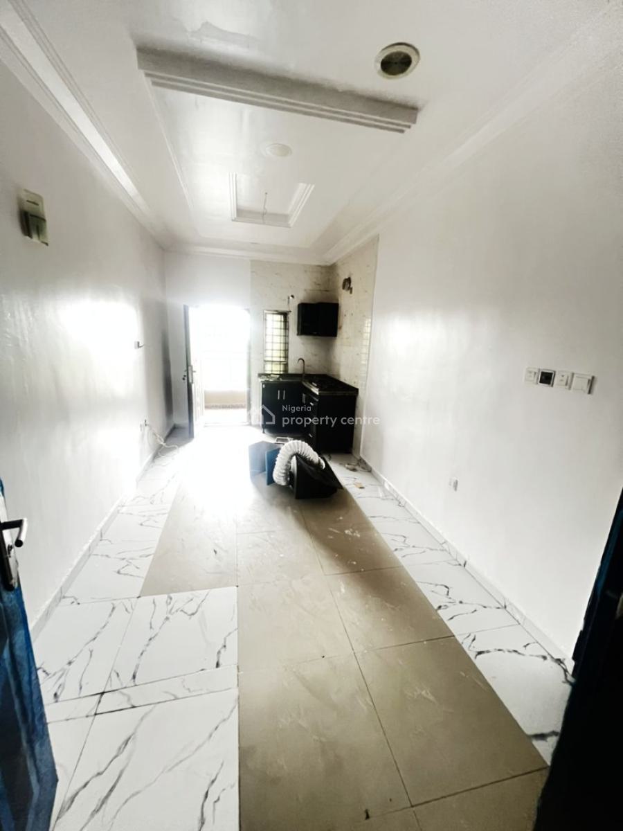 Well Maintained 2 Bedroom, By Kusenla Road, Lekki, Lagos, Flat / Apartment for Rent