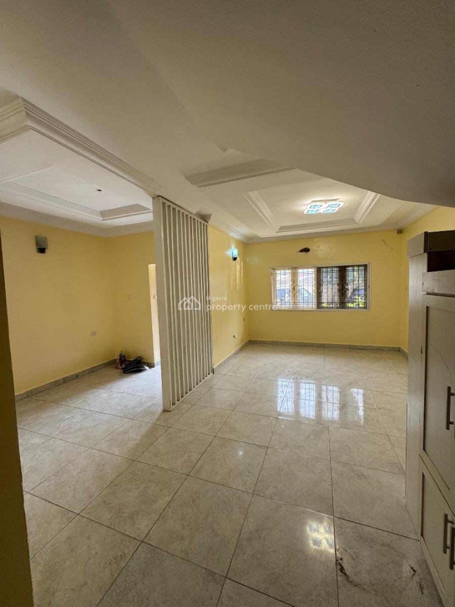 Well Maintained 3 Bedroom Terrace, Lekki Phase 1, Lekki, Lagos, Flat / Apartment for Rent