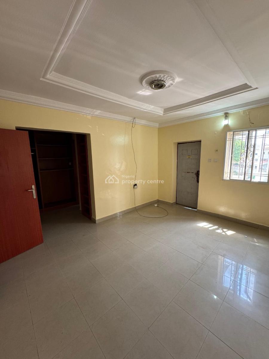 Well Maintained 3 Bedroom Terrace, Lekki Phase 1, Lekki, Lagos, Flat / Apartment for Rent