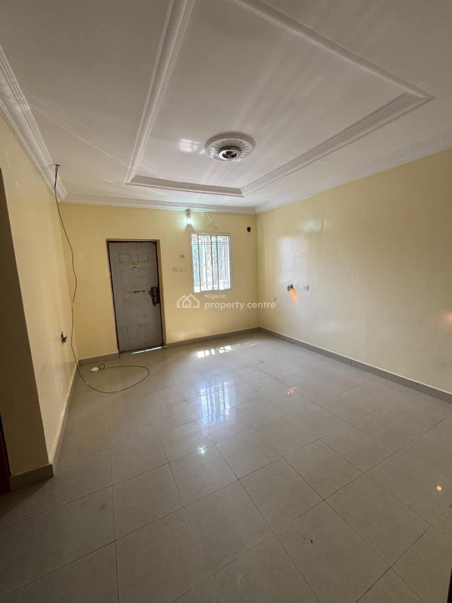 Well Maintained 3 Bedroom Terrace, Lekki Phase 1, Lekki, Lagos, Flat / Apartment for Rent