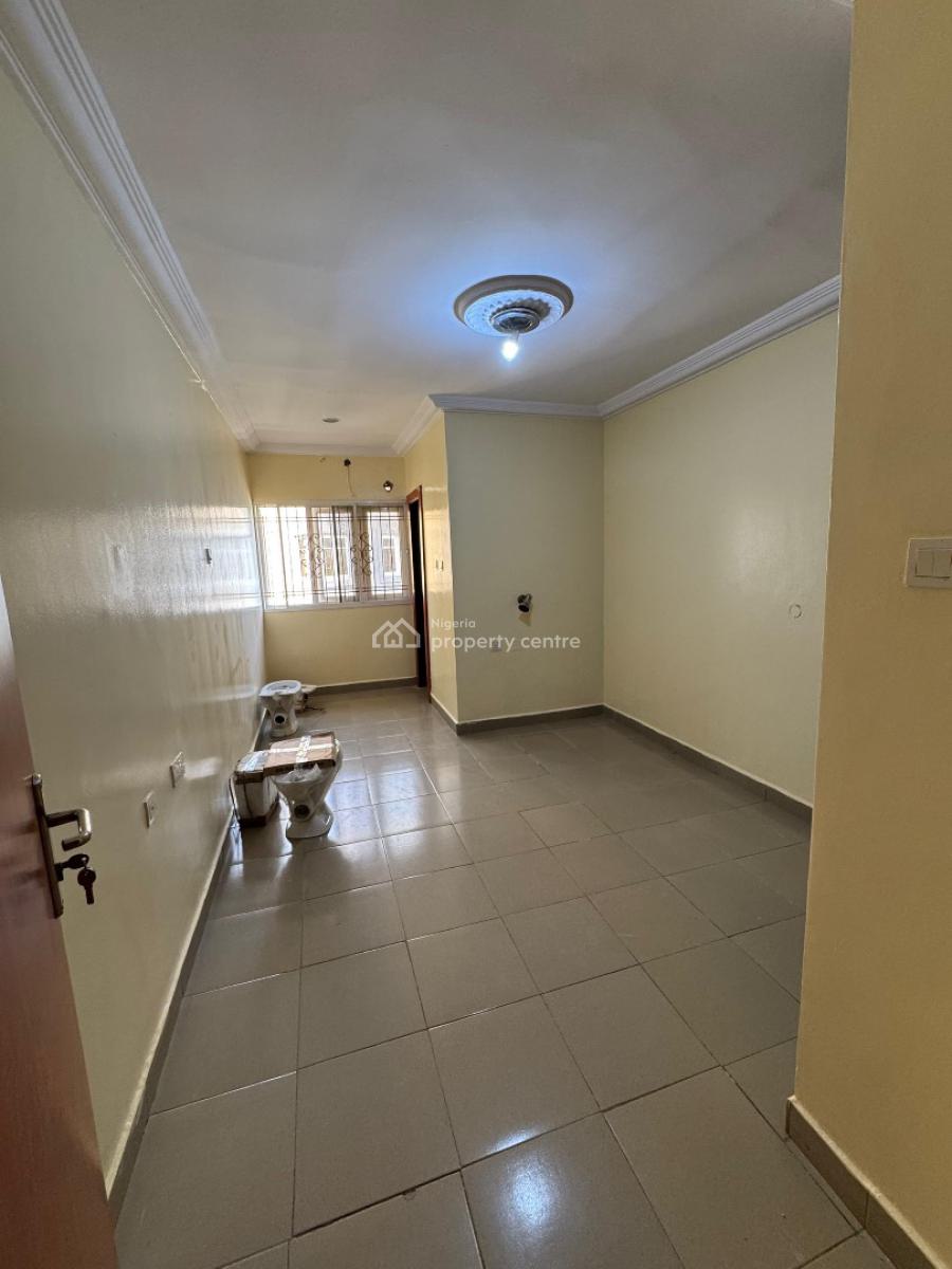 Well Maintained 3 Bedroom Terrace, Lekki Phase 1, Lekki, Lagos, Flat / Apartment for Rent