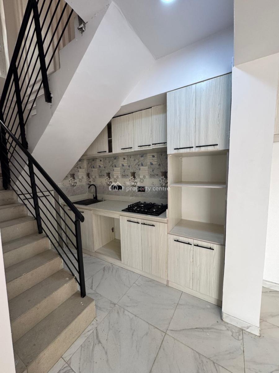 Brand New 2 Bedroom Maisonette, Lekki Phase 1, Lekki, Lagos, Flat / Apartment for Rent