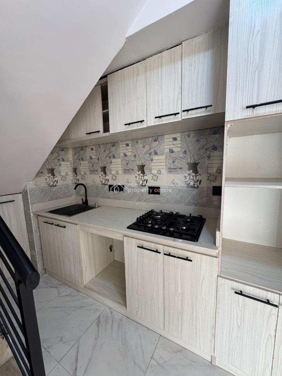 Brand New 2 Bedroom Maisonette, Lekki Phase 1, Lekki, Lagos, Flat / Apartment for Rent