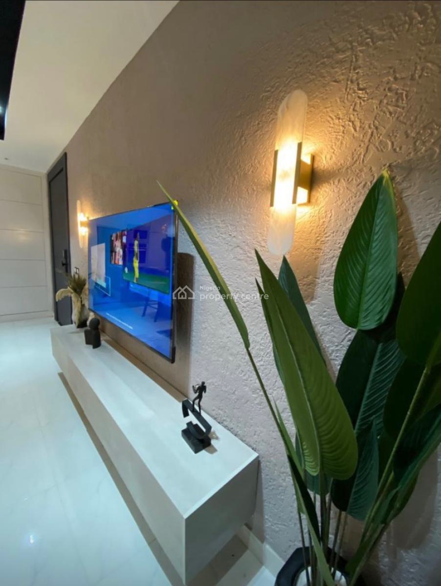 Service and Furnished 2 Bedrooms Apartment, Lekki Phase One Off Freedom Way., Lekki, Lagos, Flat / Apartment for Sale