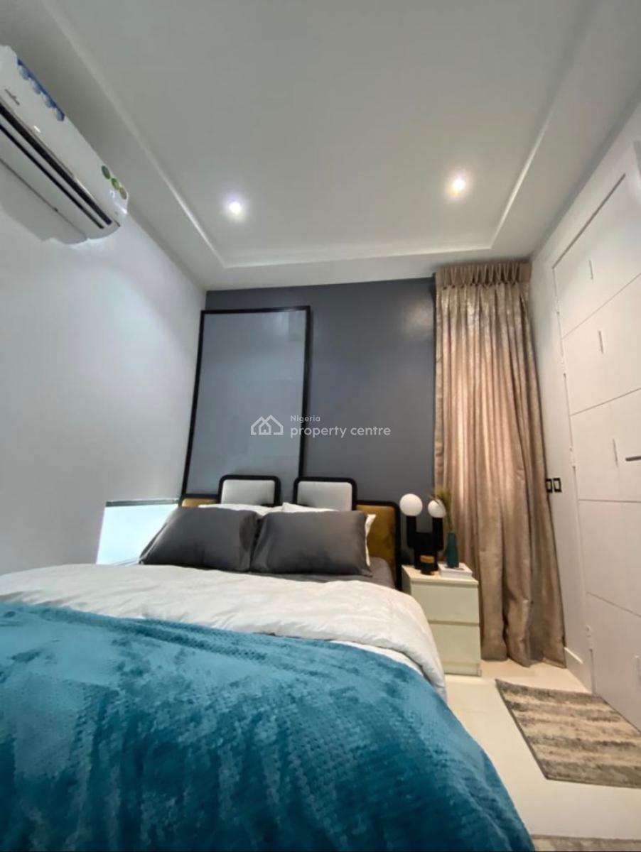 Service and Furnished 2 Bedrooms Apartment, Lekki Phase One Off Freedom Way., Lekki, Lagos, Flat / Apartment for Sale