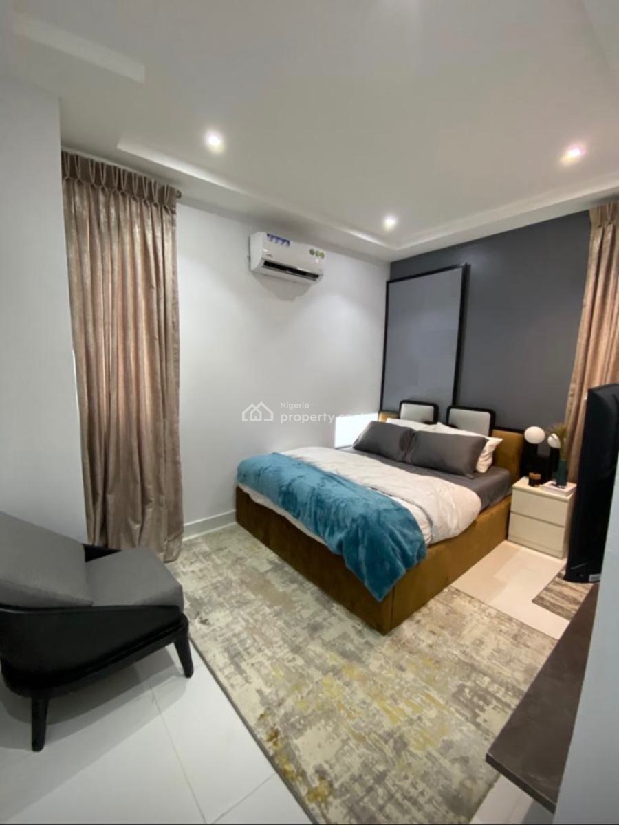 Service and Furnished 2 Bedrooms Apartment, Lekki Phase One Off Freedom Way., Lekki, Lagos, Flat / Apartment for Sale