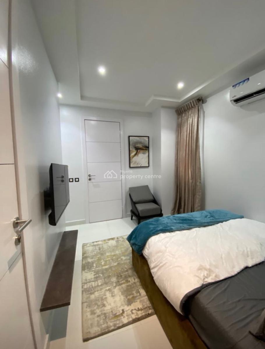 Service and Furnished 2 Bedrooms Apartment, Lekki Phase One Off Freedom Way., Lekki, Lagos, Flat / Apartment for Sale