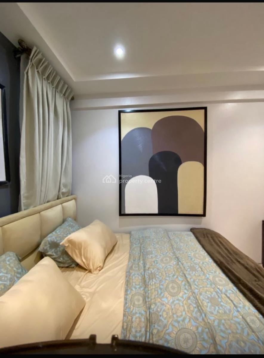 Service and Furnished 2 Bedrooms Apartment, Lekki Phase One Off Freedom Way., Lekki, Lagos, Flat / Apartment for Sale