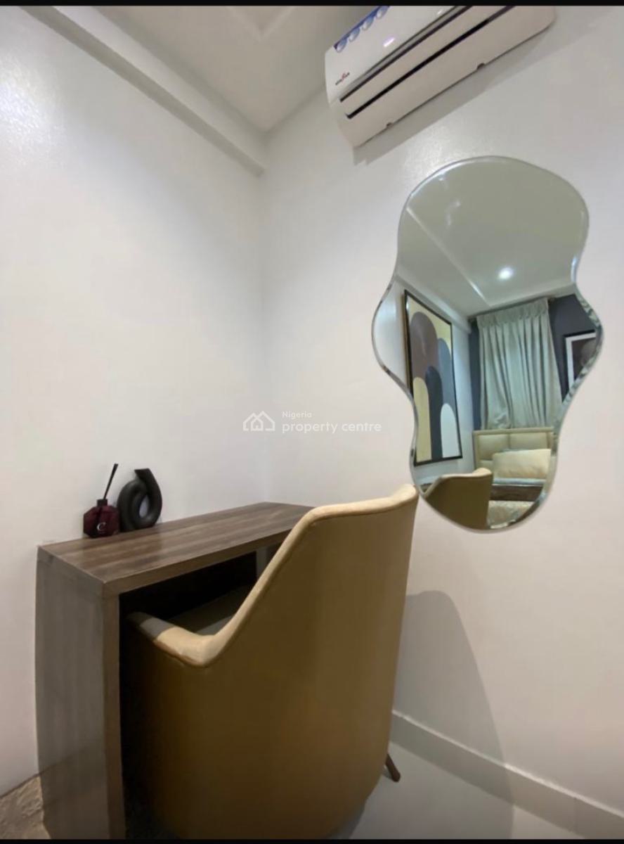 Service and Furnished 2 Bedrooms Apartment, Lekki Phase One Off Freedom Way., Lekki, Lagos, Flat / Apartment for Sale