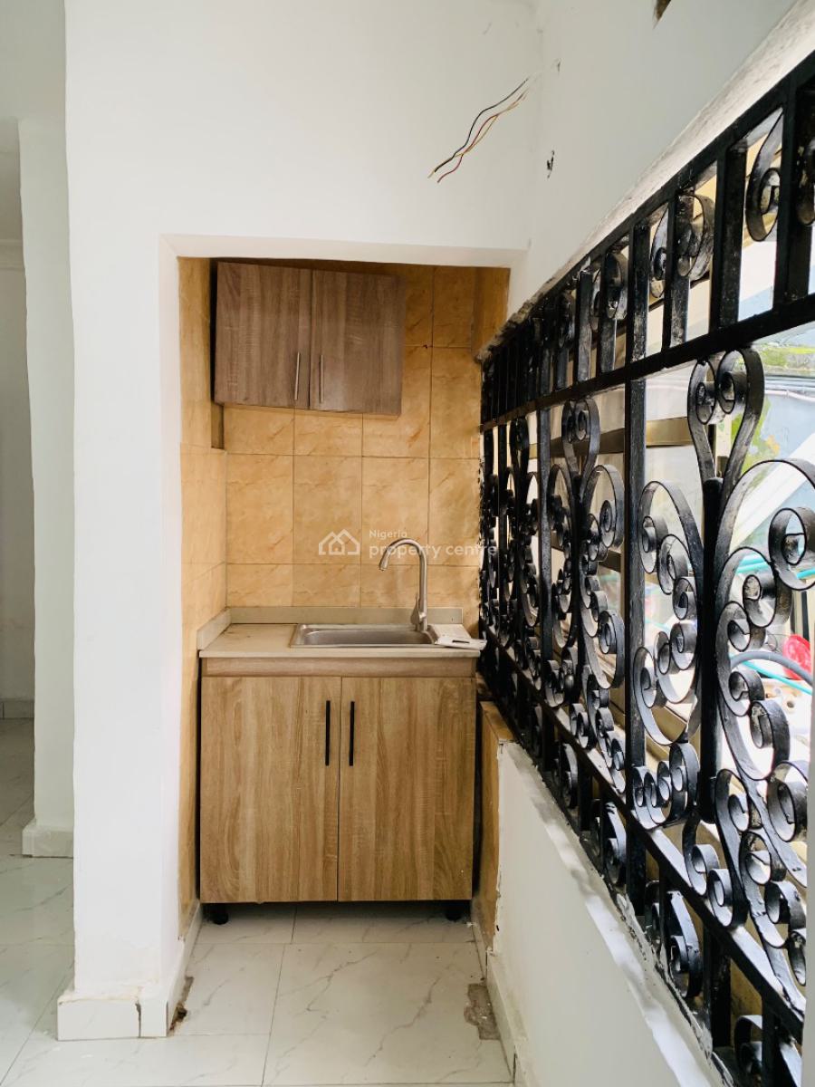 Self Contained Single Room, Lekki Phase 1, Lekki, Lagos, Self Contain (single Rooms) for Rent