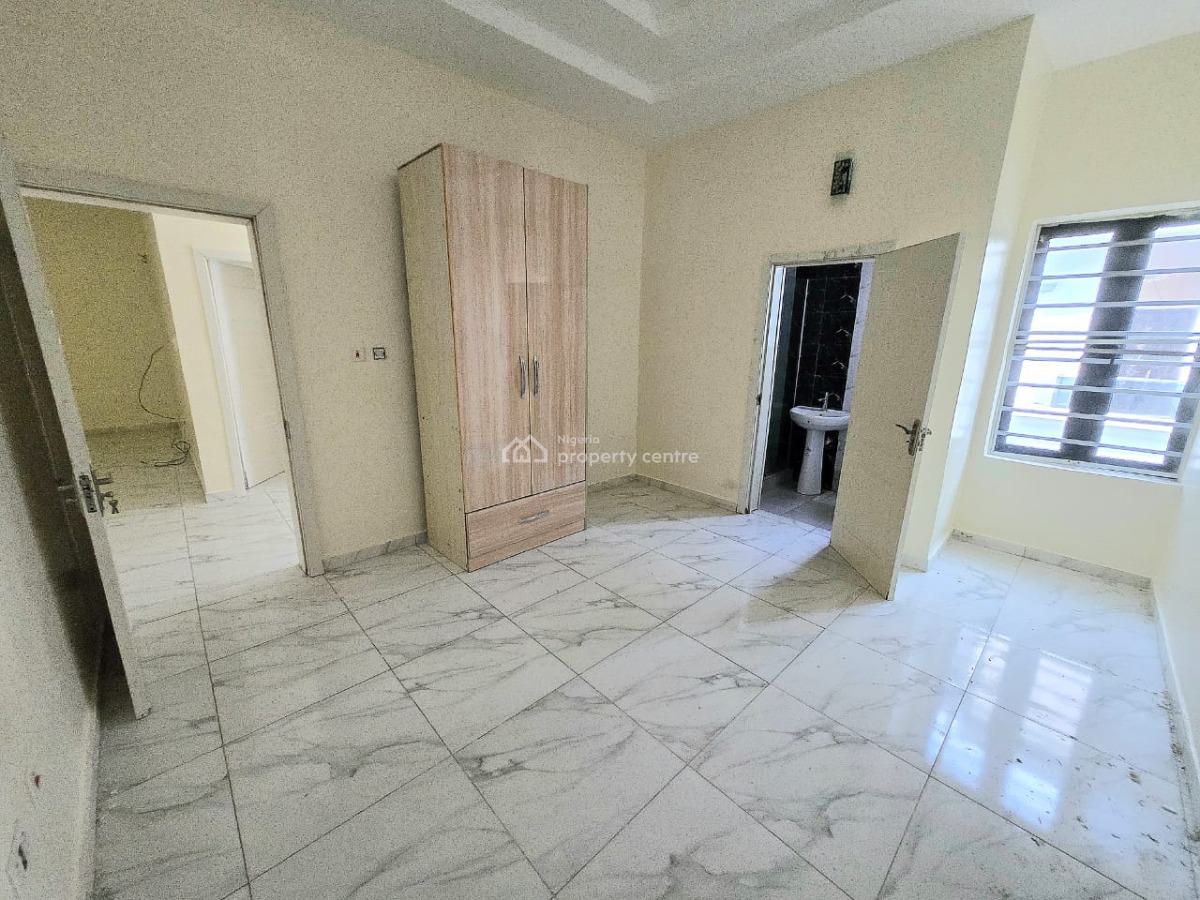 Newly Renovated 4-bedroom Terrace with Ample Parking Space, Chevron, Lekki, Lagos, Terraced Duplex for Rent