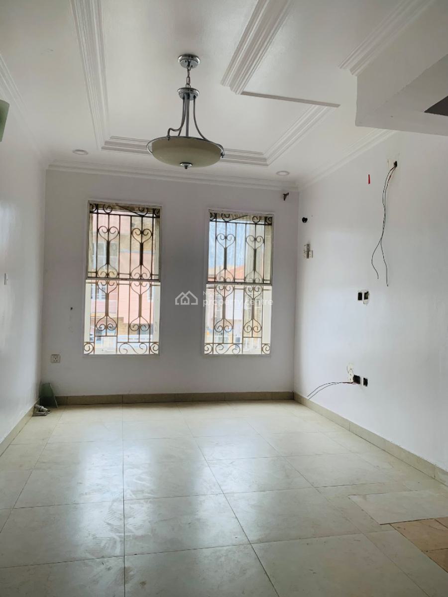 Standard 1 Bedroom Apartment, Lekki Phase 1, Lekki, Lagos, Mini Flat (room and Parlour) for Rent