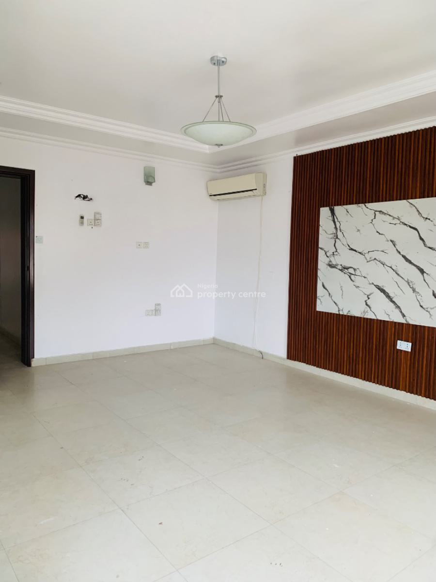 Standard Newly Renovated 3 Bedroom Apartment, Lekki Phase 1, Lekki, Lagos, Flat / Apartment for Rent