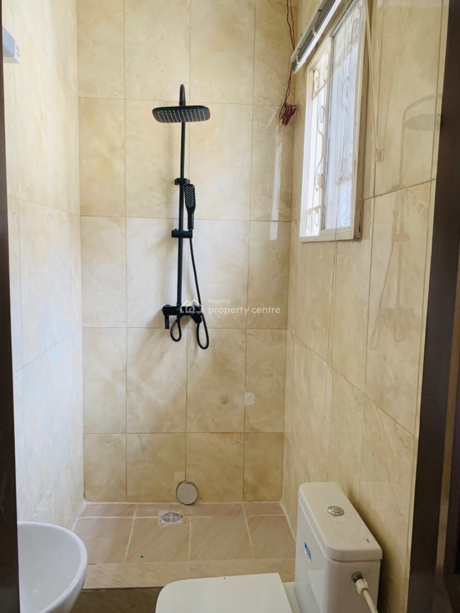 Standard Newly Renovated 3 Bedroom Apartment, Lekki Phase 1, Lekki, Lagos, Flat / Apartment for Rent