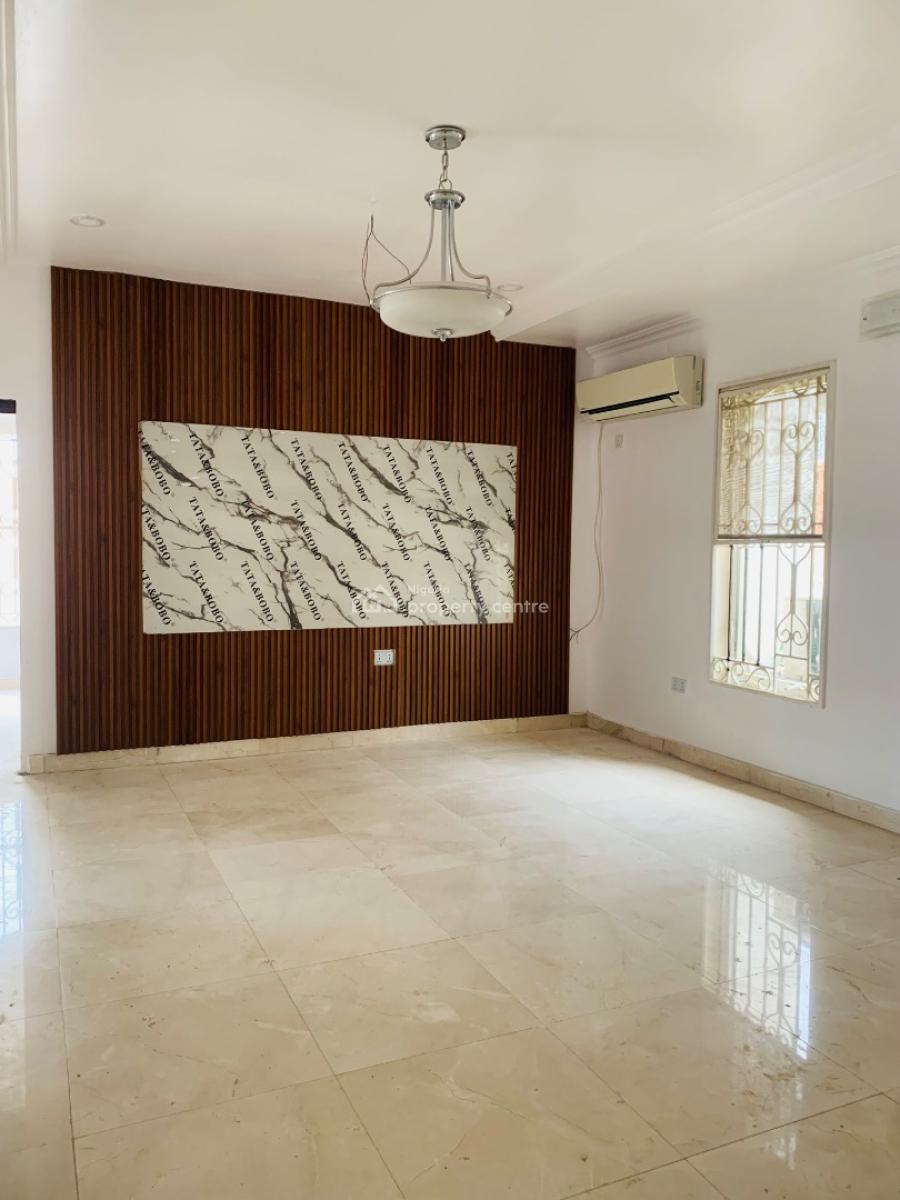 Standard Newly Renovated 3 Bedroom Apartment, Lekki Phase 1, Lekki, Lagos, Flat / Apartment for Rent