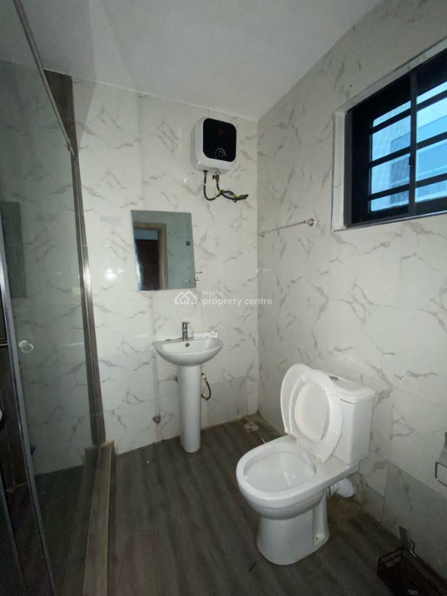 Clean and Spacious 3 Bedroom Duplex with Bq, Ologolo, Ologolo, Lekki, Lagos, Terraced Duplex for Rent