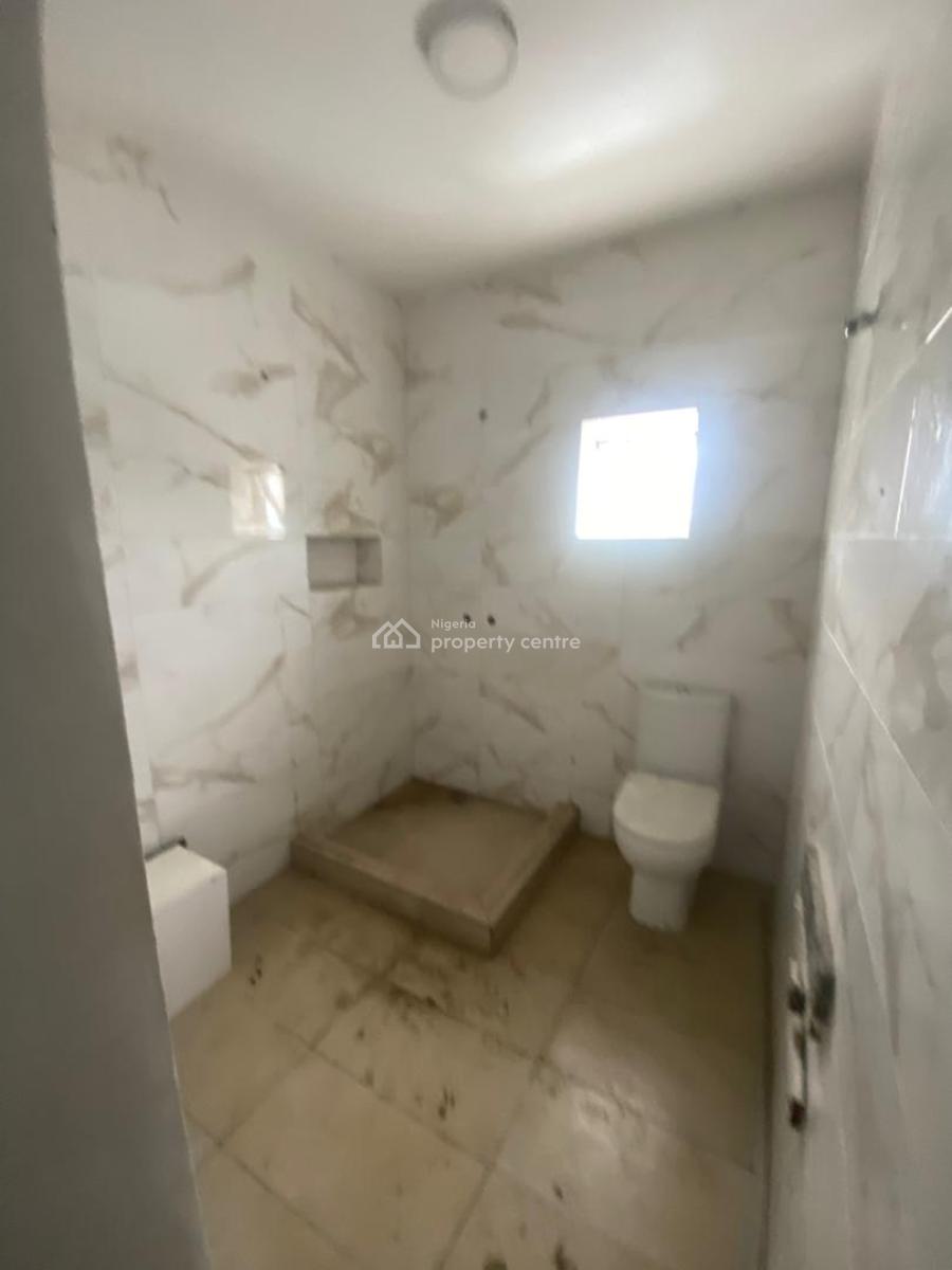 5 Bedroom Semi Detached House, Lekki Phase1, Lekki, Lagos, Office Space for Rent