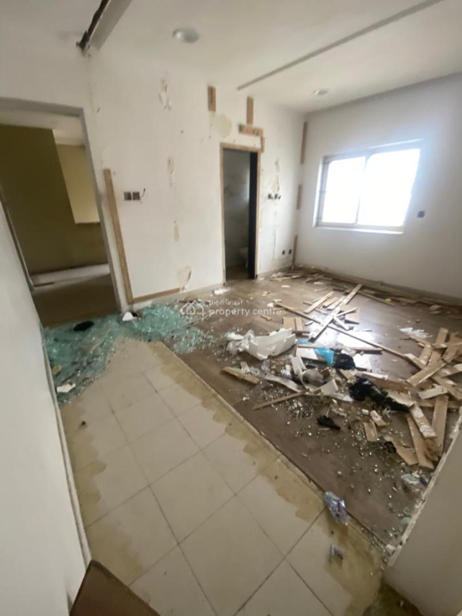 5 Bedroom Semi Detached House, Lekki Phase1, Lekki, Lagos, Office Space for Rent