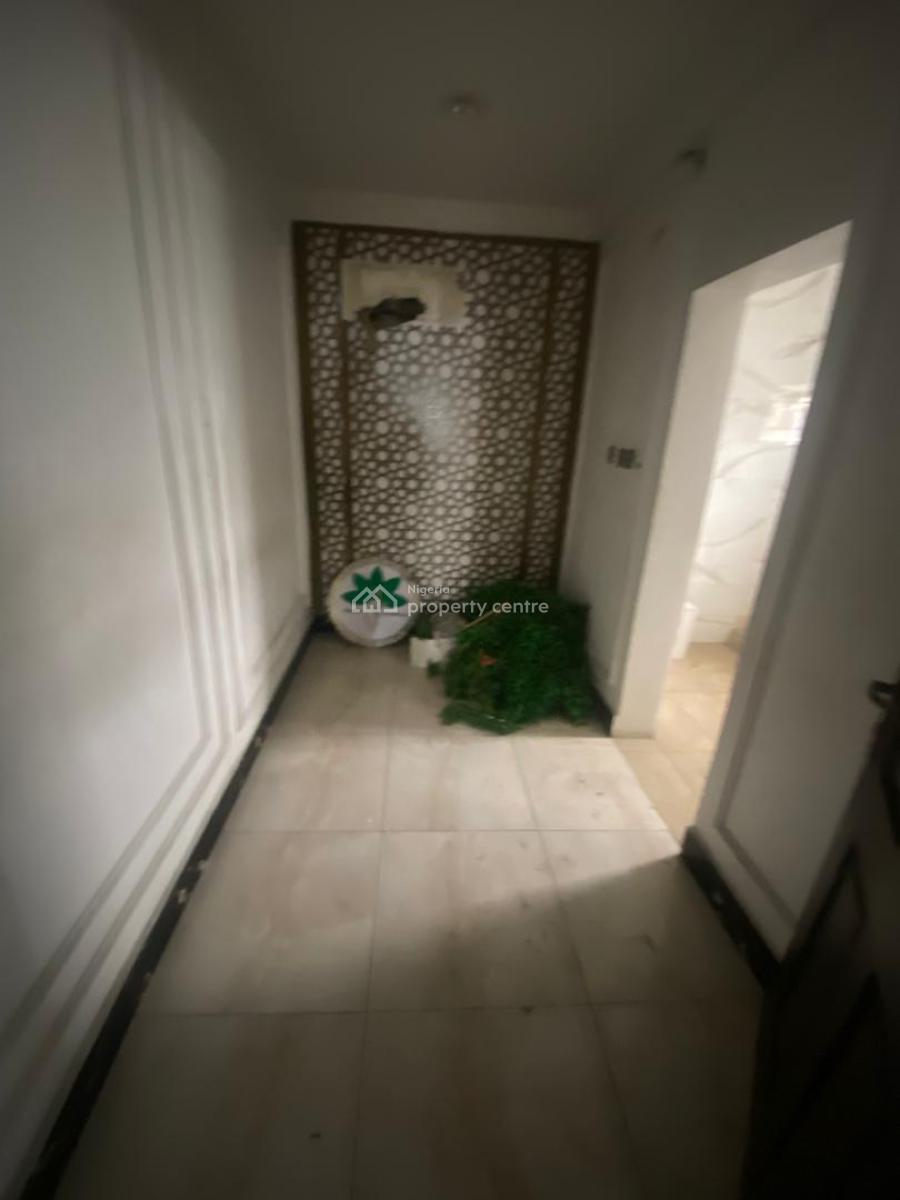 5 Bedroom Semi Detached House, Lekki Phase1, Lekki, Lagos, Office Space for Rent