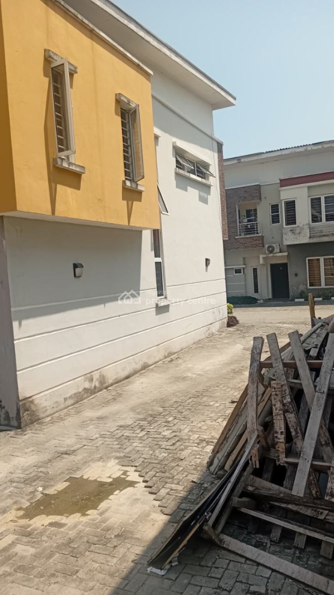 Big Madam Bedroom in a Shared Apartmentd, Ajah, Lagos, Flat / Apartment for Rent
